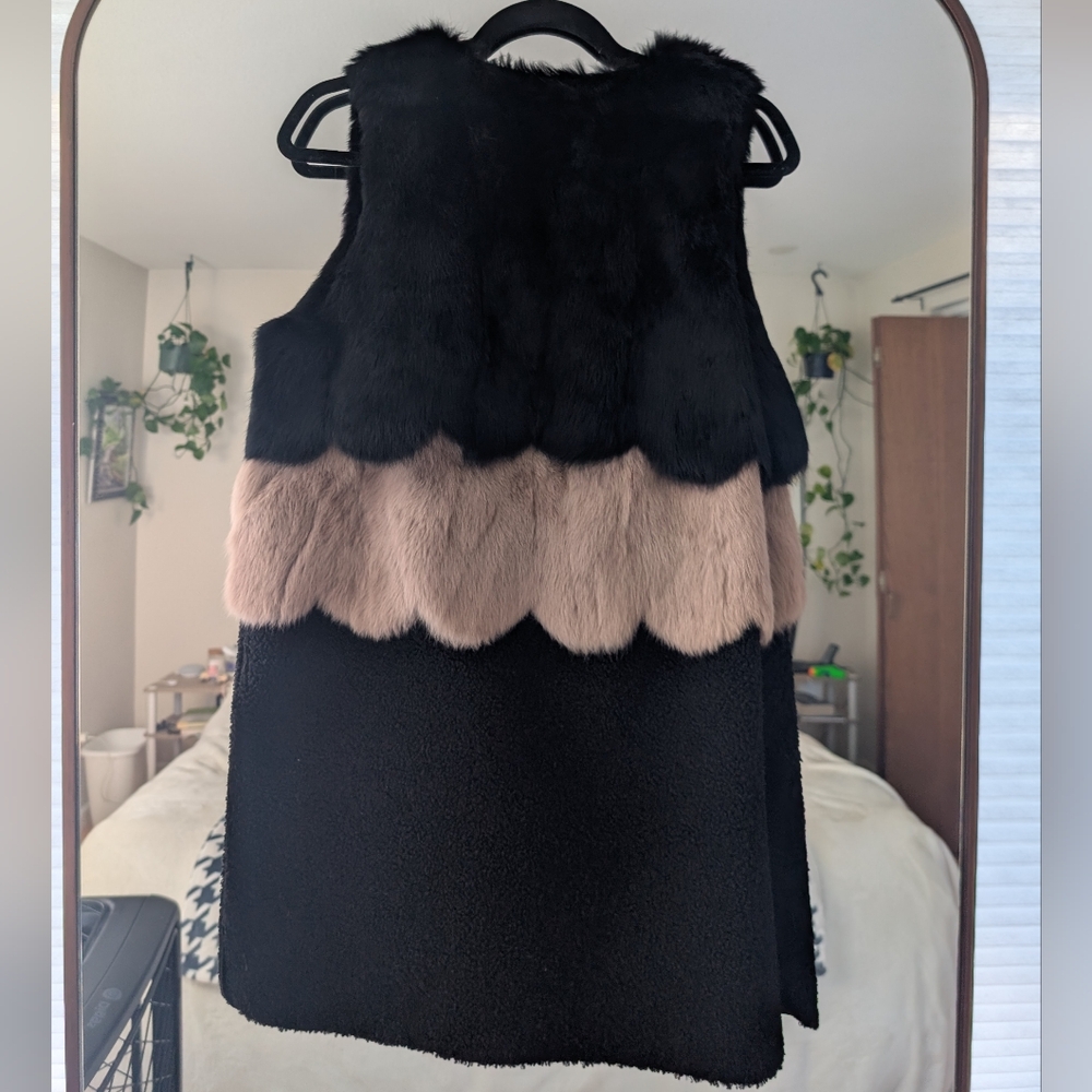 La Fiorentina Chic Black and Tan Faux Fur Vest Size Small - Picture 9 of 12